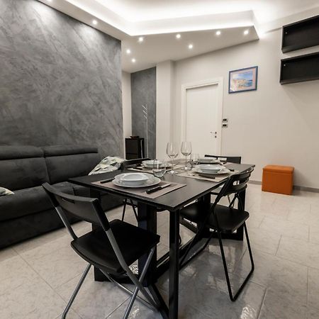 Tra Porta Susa E Piazza Statuto -Cortile Interno- Торино Екстериор снимка